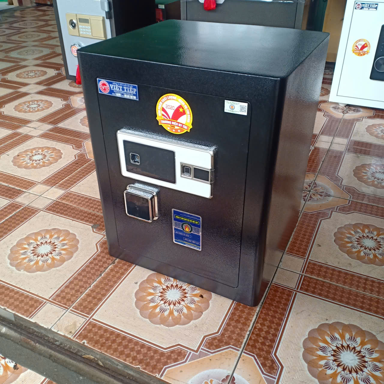 Két Sắt Vân Tay Điện Tử BN48 – VT, Đen, Khóa Ngang, Việt Tiệp, Nặng 65kg, Két Sắt Bắc Giang, Két Sắt Việt Tiệp Bắc Giang.