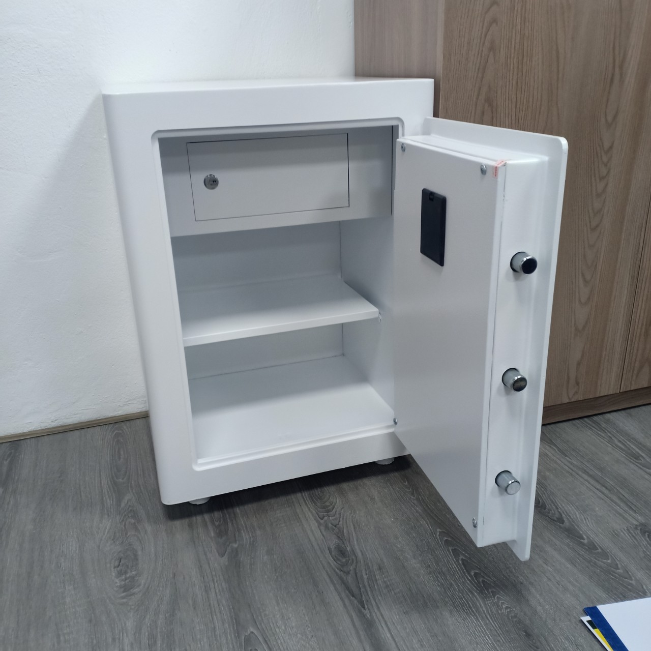 Két Sắt Vân Tay Điện Tử BN630 – VTDT, Đen, Việt Tiệp, Nặng 80kg, Két Sắt Bắc Giang, Két Sắt Việt Tiệp Bắc Giang.