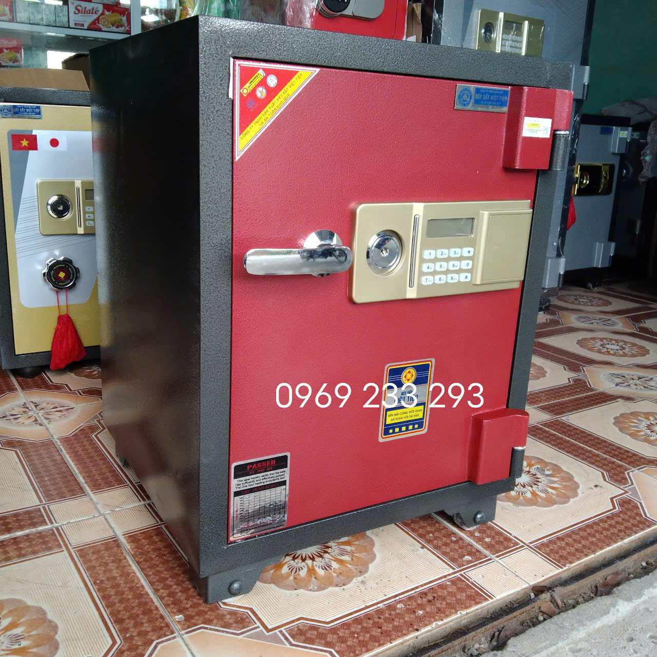 Két Sắt Điện Tử BN61-DT, Đen Đỏ, Việt Tiệp, Nặng 95kg, Két Sắt Bắc Giang, Két Sắt Việt Tiệp Bắc Giang.