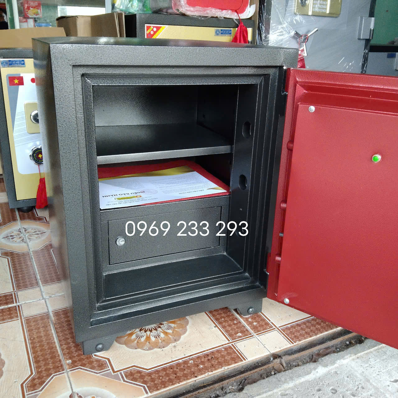 Két Sắt Điện Tử BN61-DT, Đen Đỏ, Việt Tiệp, Nặng 95kg, Két Sắt Bắc Giang, Két Sắt Việt Tiệp Bắc Giang.