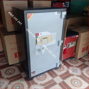 Liên Hệ: 0969 233 293 Để Được Miễn Phí Vận Chuyển! Két Sắt Điện Tử BN106-DT, Đen Ghi, Việt Tiệp, Nặng 250kg, Két Sắt Bắc Giang, Két Sắt Việt Tiệ Bắc Giang. Kích thước: Cao - 106 (cm), Rộng  - 60 (cm), Sâu - 60 (cm). Nặng: 250 (kg). Zalo: 0969233293 Website: ketsatbacgiang.com Facebook: https://www.facebook.com/ketsatbacgiang/ YouTube: https://www.youtube.com/@ketsatbacgiang98 Tiktok: https://www.tiktok.com/@ketsatbacgiang98 Đại Lý Két Sắt Việt Tiệp Uy Tín Tại Bắc Giang. Két Sắt Bắc Giang, Két Sắt Việt Tiệp Bắc Giang Két Sắt Điện Tử BN106-DT, Đen Ghi, Việt Tiệp, Nặng 250kg, Két Sắt Bắc Giang, Két Sắt Việt Tiệ Bắc Giang.