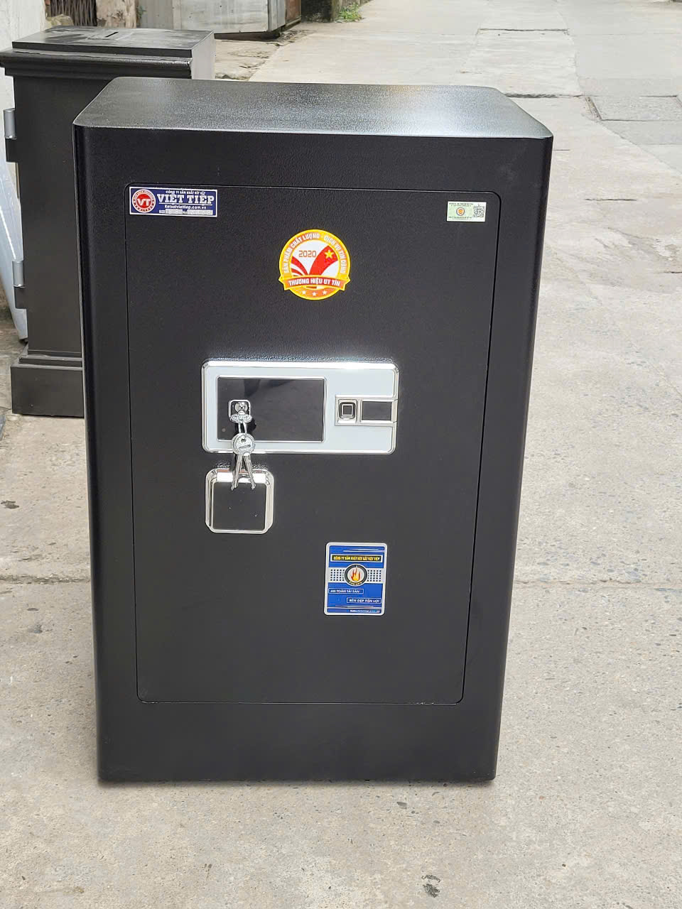Két Sắt Vân Tay Điện Tử BN820 – VTDT, Trắng, Việt Tiệp, Nặng 100kg, Két Sắt Bắc Giang, Két Sắt Việt Tiệp Bắc Giang.